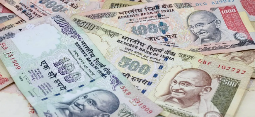 ВТБ до конца сентября запустит переводы в Индию в рупиях
